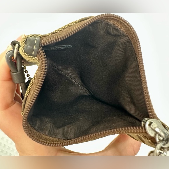 Coach | Wristlet! - Picture 8 of 11